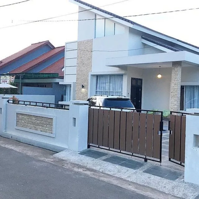 Rumah Batu Alam Andesit: Konsep & Contoh Gambar Desain 1 pagar batu alam