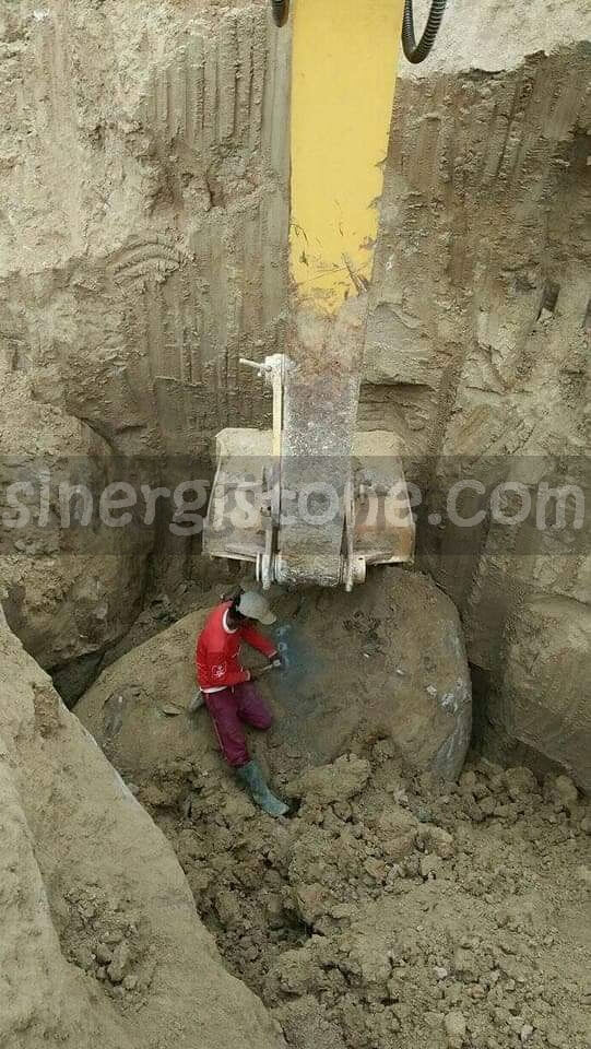 Penambangan Batu Andesit seperti Kentang tidak membukit full batu Andesit