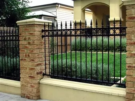 desain pagar besi minimalis batu alam terbaru