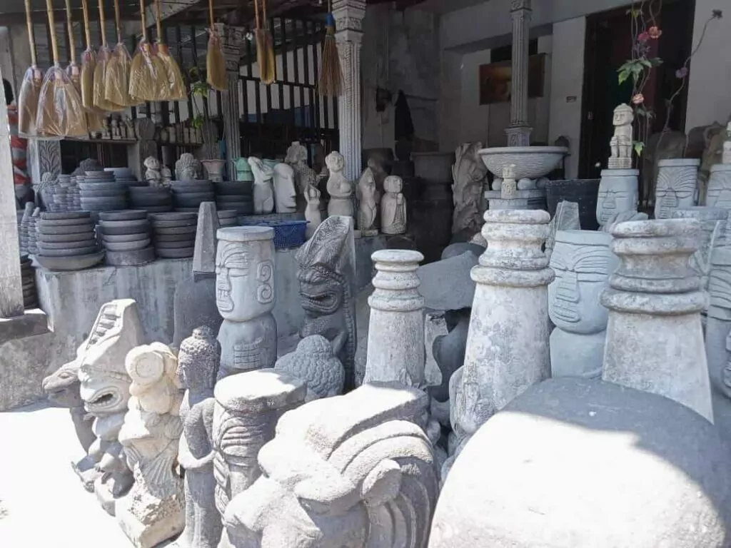 manfaat dan kegunaan batu andesit untuk aneka kerajinan batu alam