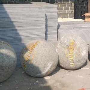 bollard batu alam andesit bentuk bola