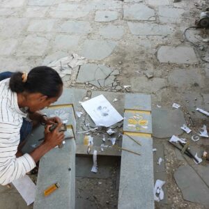 stand bollard batu alam andesit (bentuk tiang)