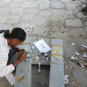 stand bollard batu alam andesit (bentuk tiang)