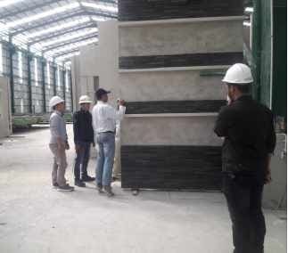 Batu Andesit Susun Sirih di coating Campuran, wetlook : Hitam : Thinner dengan perbandingan 3:1:1